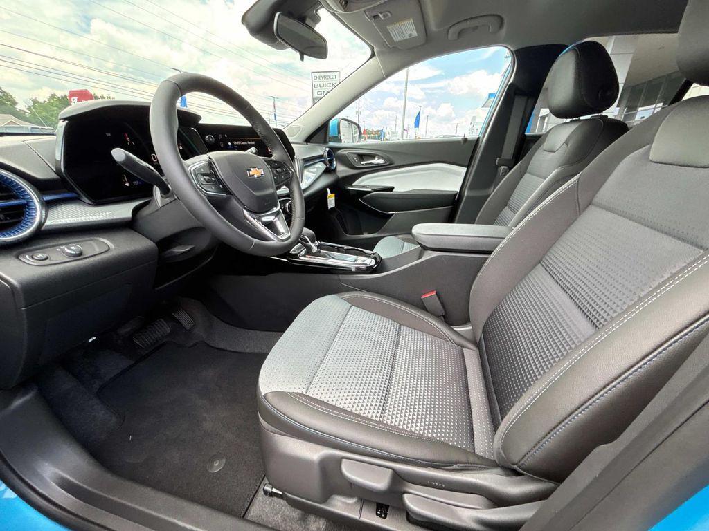 new 2025 Chevrolet Trax car, priced at $23,635