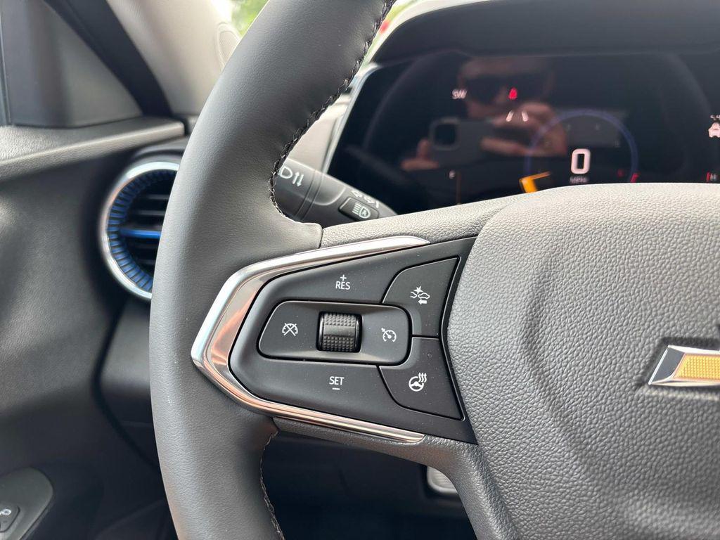 new 2025 Chevrolet Trax car, priced at $23,635