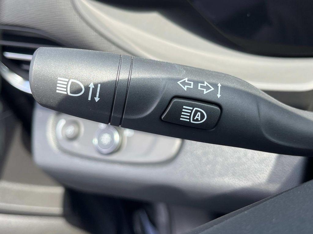 new 2025 Buick Envista car, priced at $23,440