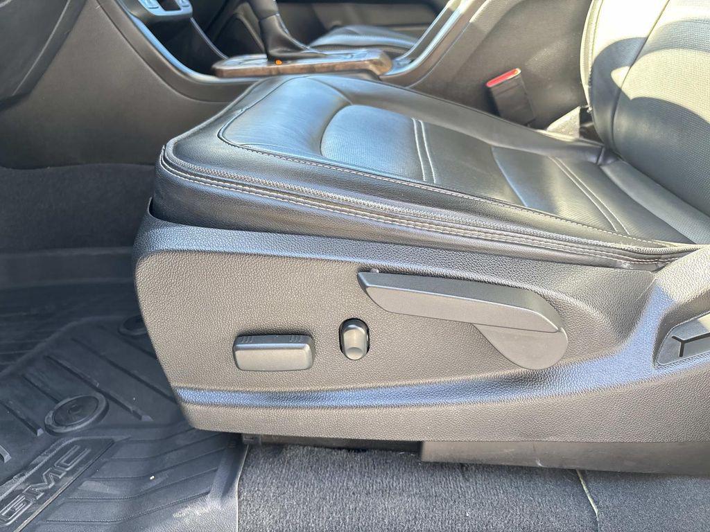 used 2021 GMC Canyon car, priced at $31,990