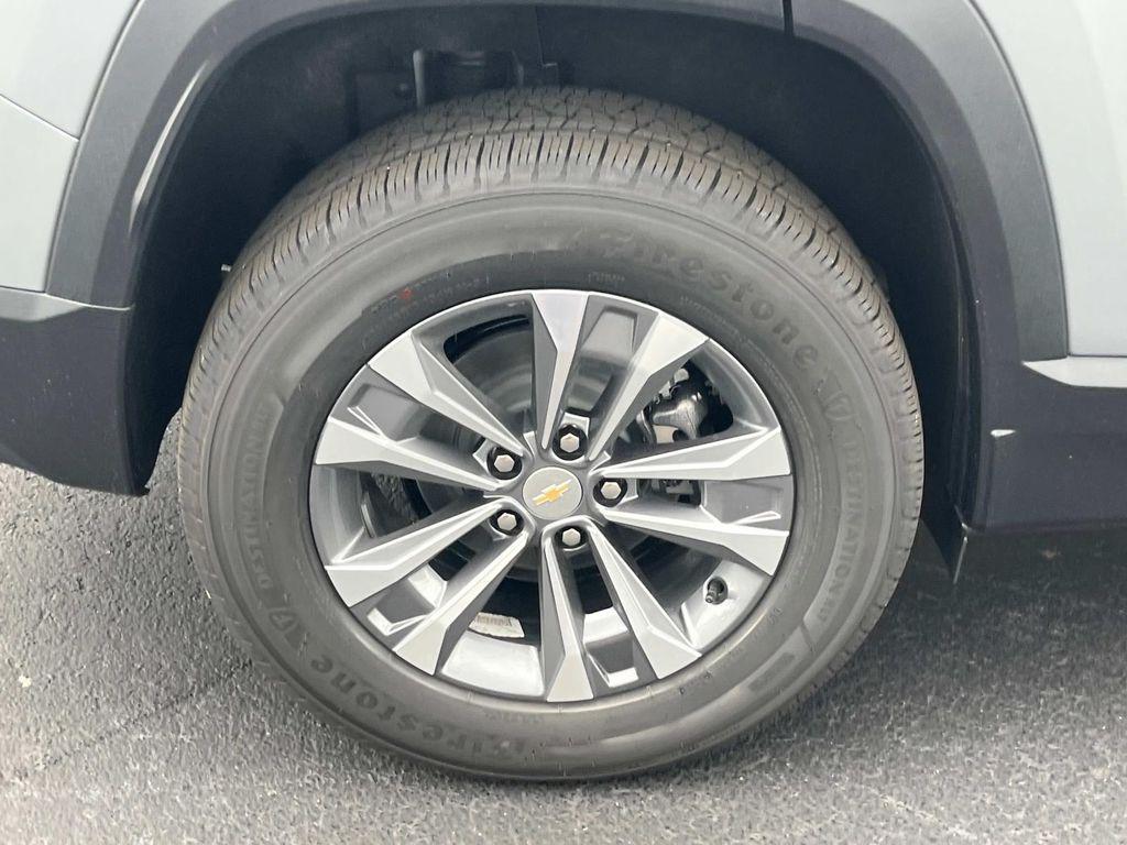 new 2026 Chevrolet Equinox car, priced at $29,995