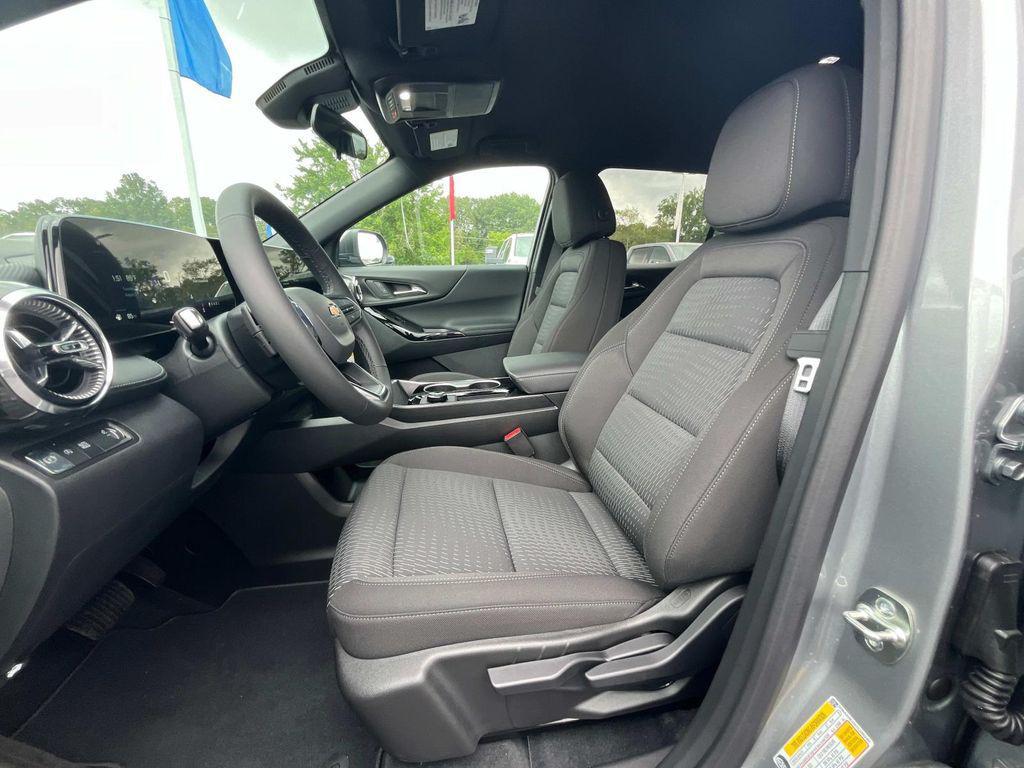 new 2026 Chevrolet Equinox car, priced at $29,995
