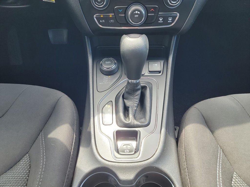 used 2019 Jeep Cherokee car, priced at $15,066