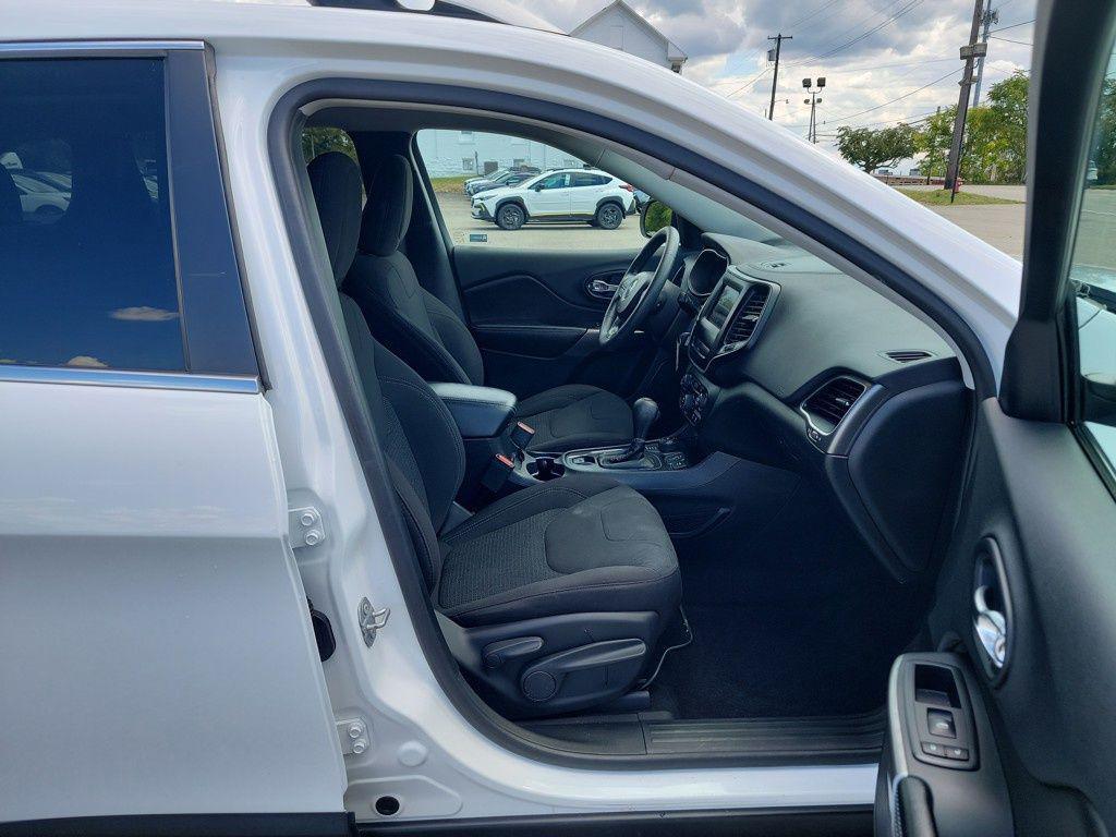 used 2019 Jeep Cherokee car, priced at $15,066