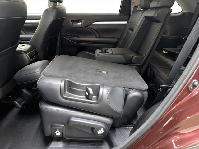 used 2018 Toyota Highlander car, priced at $24,448