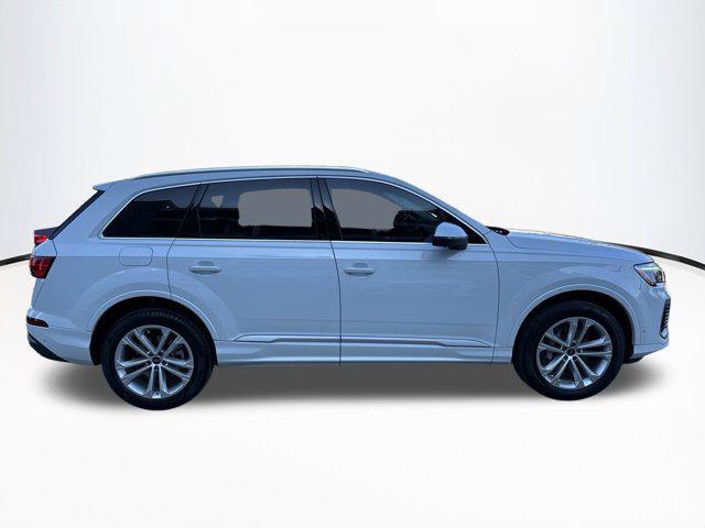 new 2025 Audi Q7 car, priced at $67,951