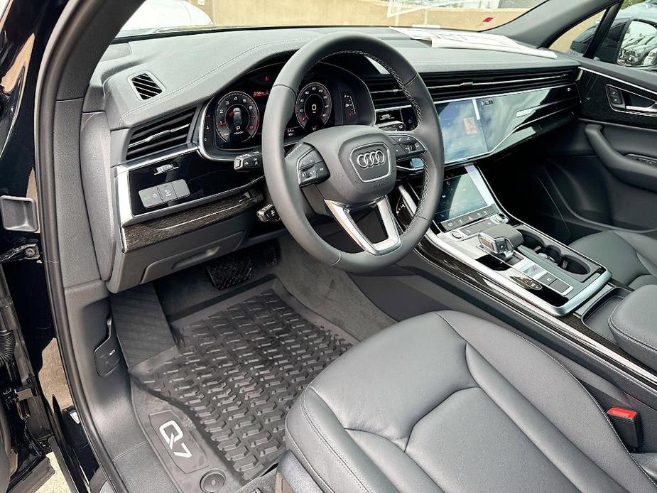 new 2025 Audi Q7 car, priced at $62,783