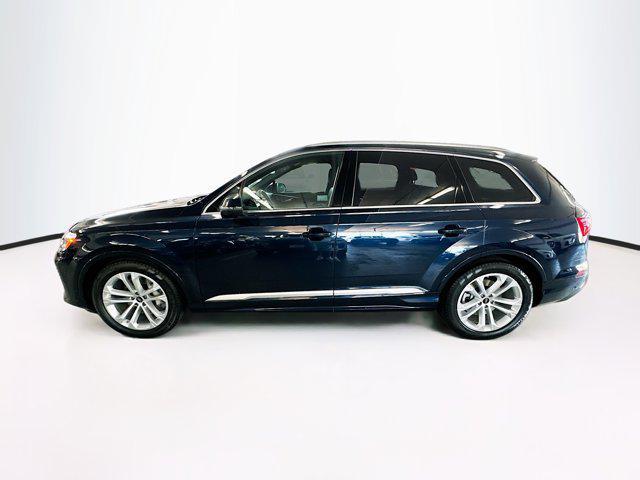 new 2025 Audi Q7 car, priced at $80,161