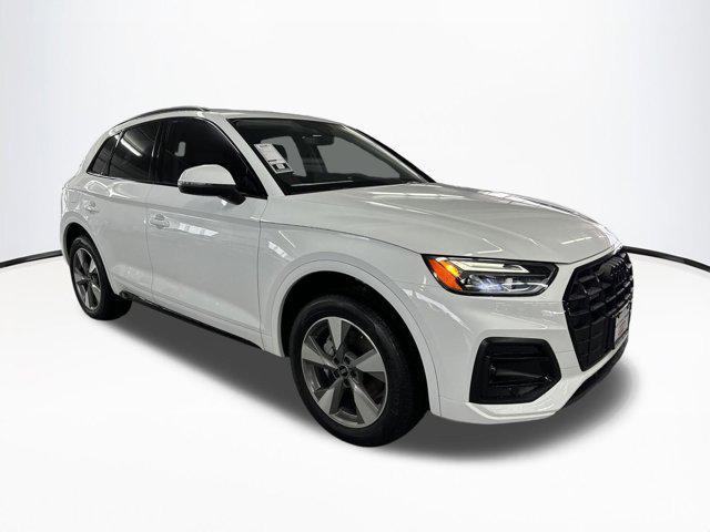 new 2025 Audi Q5 car, priced at $45,001