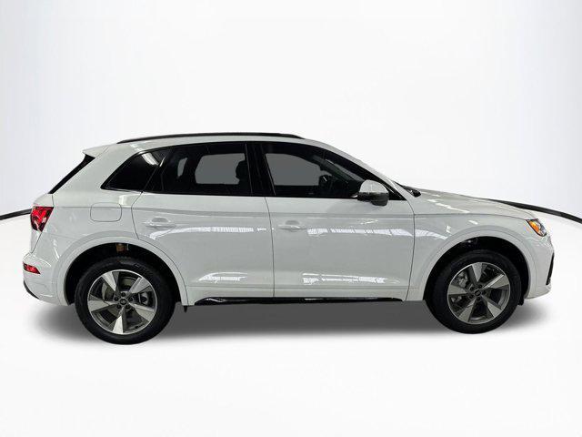 new 2025 Audi Q5 car, priced at $45,001