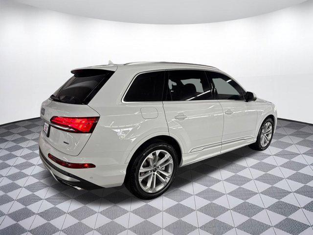 new 2025 Audi Q7 car, priced at $68,731