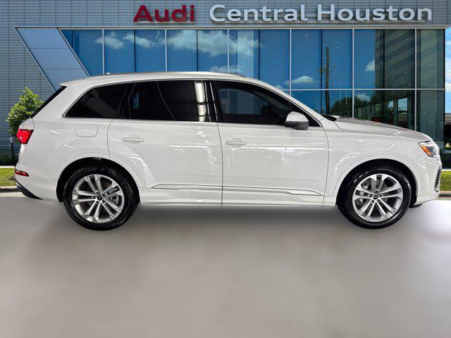 new 2025 Audi Q7 car, priced at $70,201