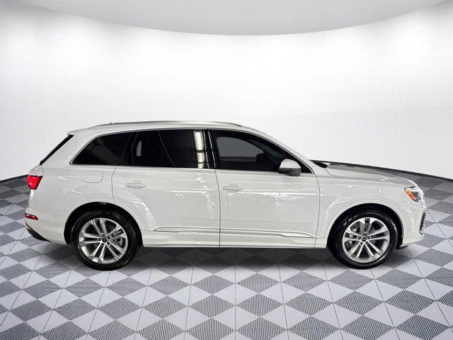 new 2025 Audi Q7 car, priced at $68,731