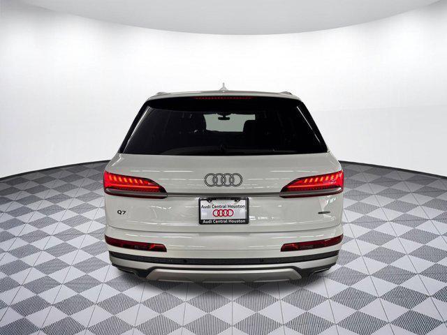 new 2025 Audi Q7 car, priced at $68,731