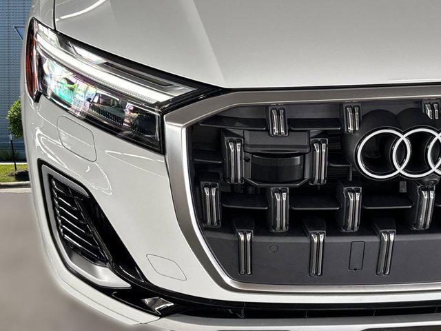 new 2025 Audi Q7 car, priced at $70,201