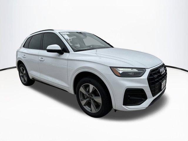 new 2025 Audi Q5 car, priced at $47,061