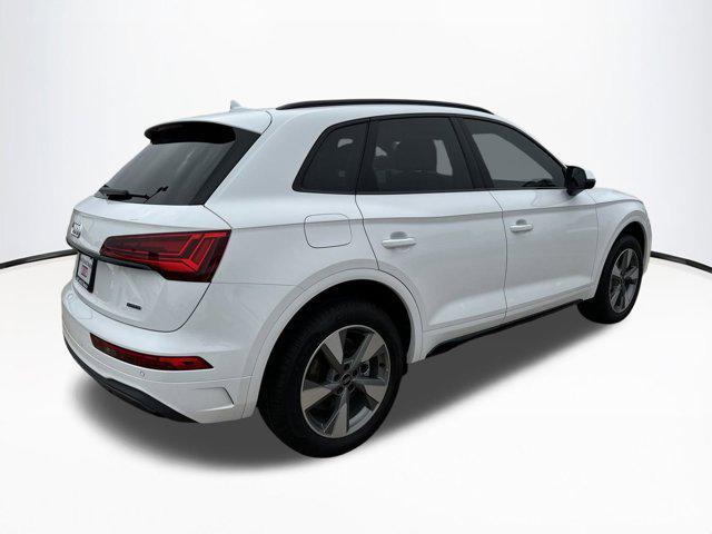 new 2025 Audi Q5 car, priced at $47,061