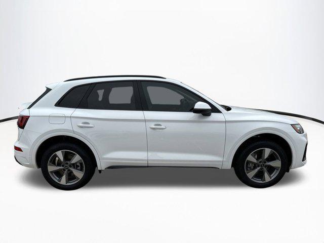 new 2025 Audi Q5 car, priced at $47,061