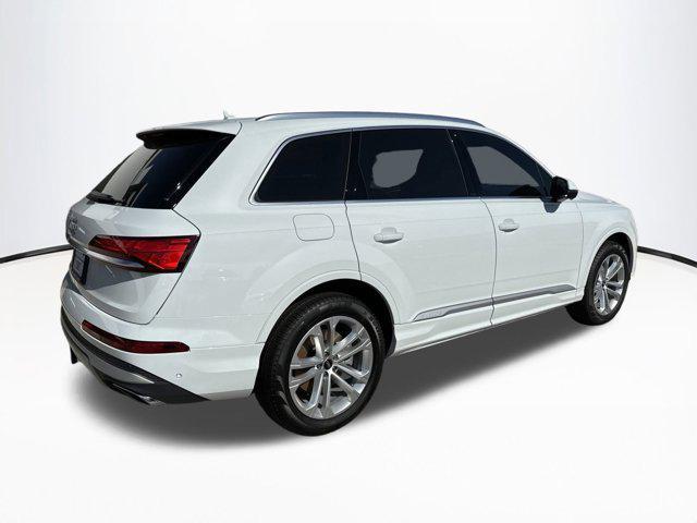 new 2025 Audi Q7 car, priced at $68,221