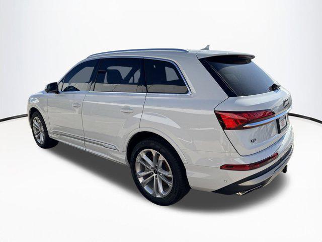 new 2025 Audi Q7 car, priced at $68,221