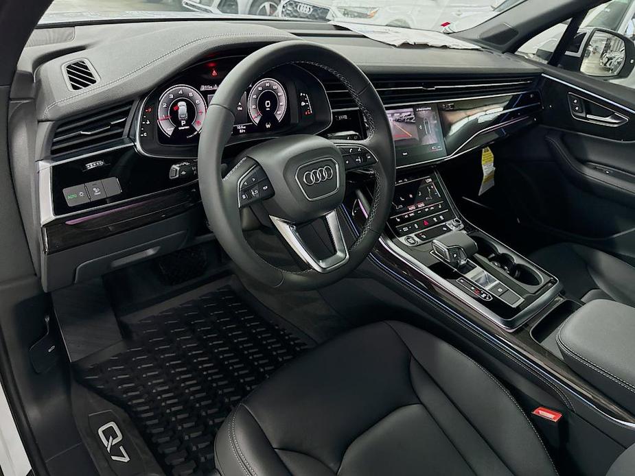 new 2025 Audi Q7 car, priced at $69,200