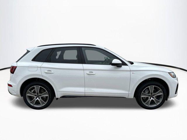 new 2025 Audi Q5 car, priced at $47,751