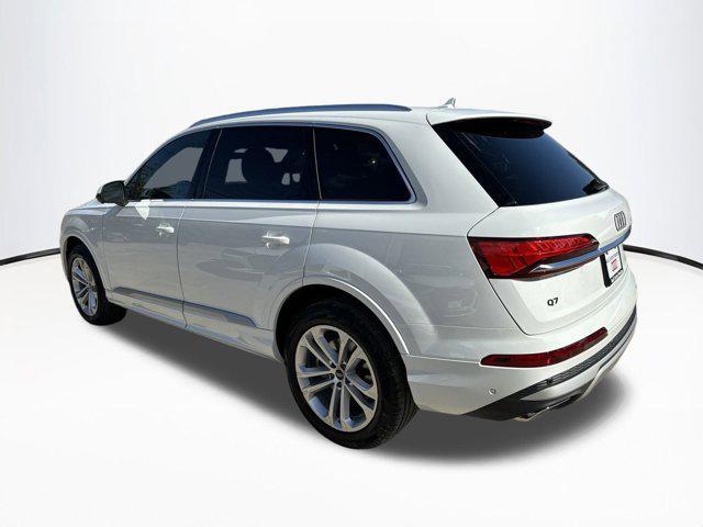 new 2025 Audi Q7 car, priced at $70,451