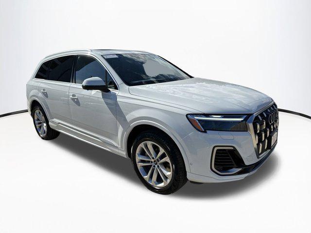 new 2025 Audi Q7 car, priced at $70,451