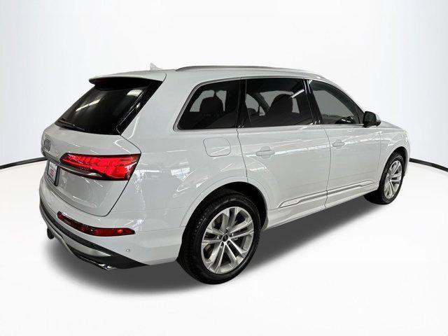 new 2025 Audi Q7 car, priced at $71,731