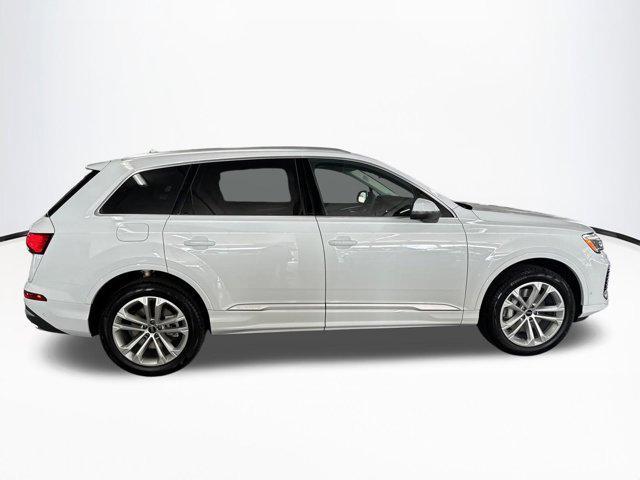 new 2025 Audi Q7 car, priced at $71,731