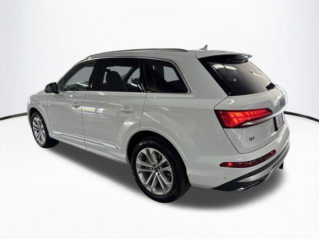 new 2025 Audi Q7 car, priced at $71,731