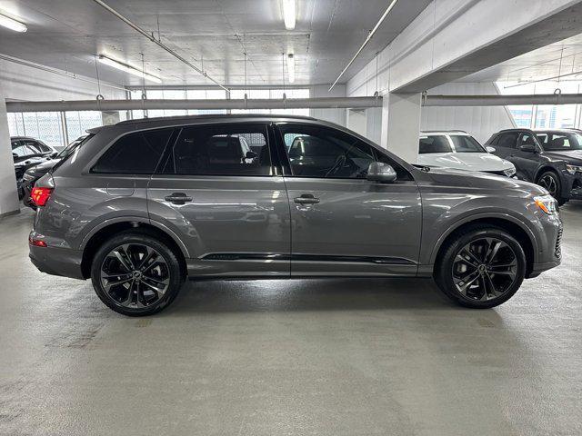 new 2025 Audi Q7 car, priced at $70,051