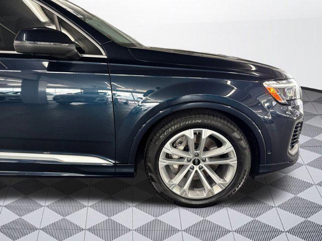 new 2025 Audi Q7 car, priced at $69,291