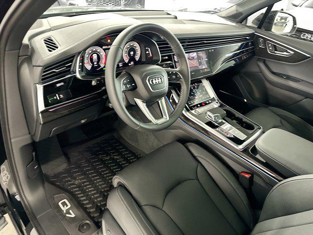 new 2025 Audi Q7 car, priced at $79,402