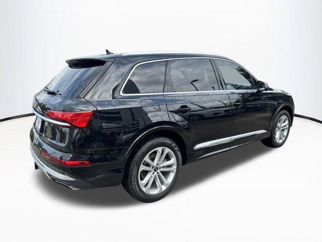 new 2025 Audi Q7 car, priced at $69,731