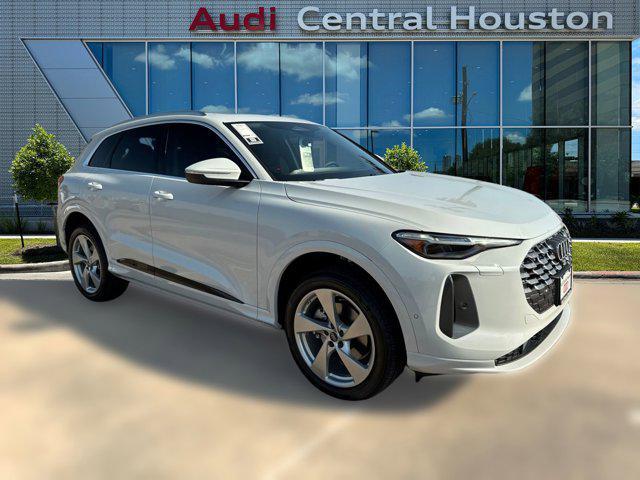 new 2025 Audi Q5 car, priced at $55,511