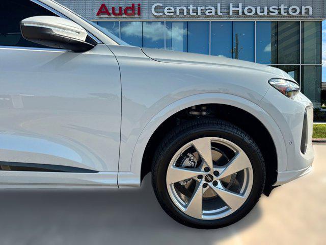 new 2025 Audi Q5 car, priced at $55,511