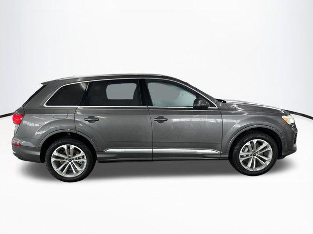 new 2025 Audi Q7 car, priced at $71,861