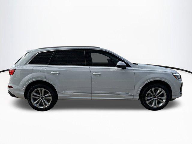 new 2025 Audi Q7 car, priced at $71,011