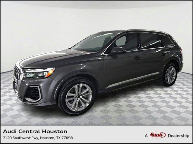 new 2025 Audi Q7 car, priced at $69,681