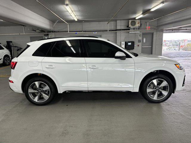 new 2025 Audi Q5 car, priced at $46,181