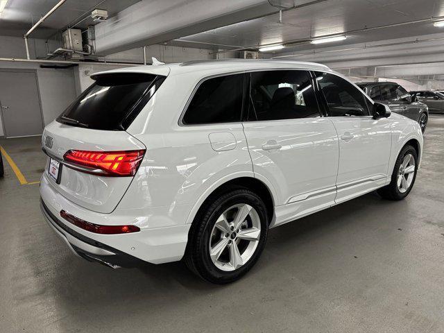 new 2025 Audi Q7 car, priced at $61,371