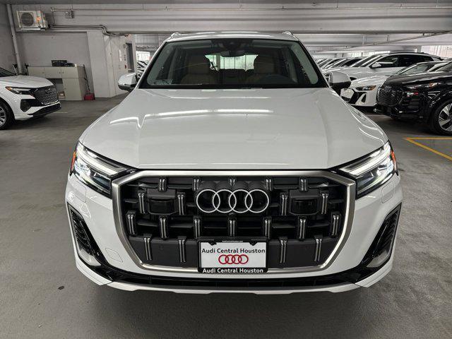 new 2025 Audi Q7 car, priced at $61,371