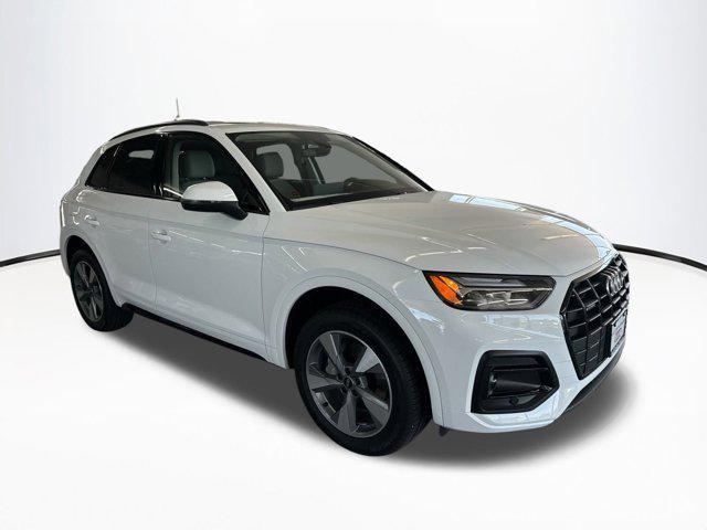 new 2025 Audi Q5 car, priced at $47,061