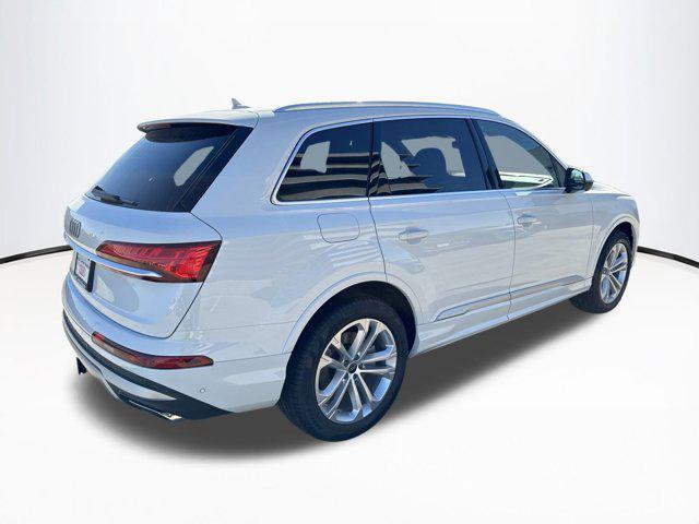 new 2025 Audi Q7 car, priced at $68,302