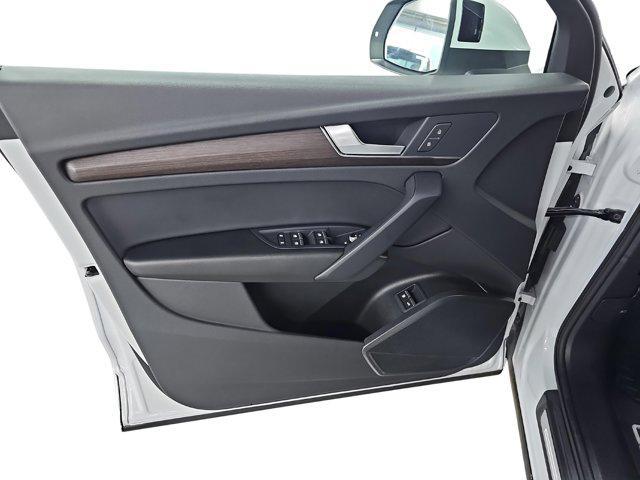 new 2025 Audi Q5 car, priced at $60,421