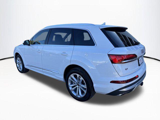 new 2025 Audi Q7 car, priced at $69,681