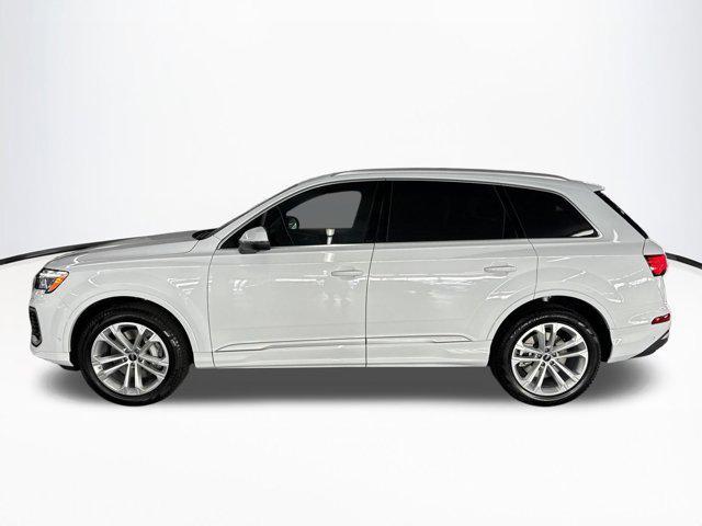 new 2025 Audi Q7 car, priced at $69,731