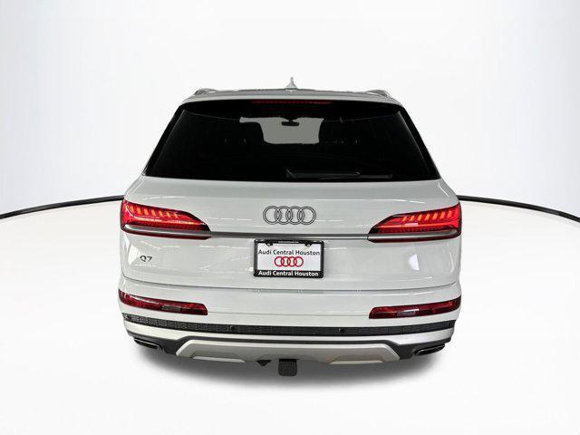 new 2025 Audi Q7 car, priced at $69,731