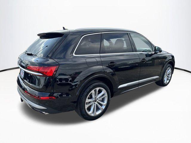 new 2025 Audi Q7 car, priced at $71,731